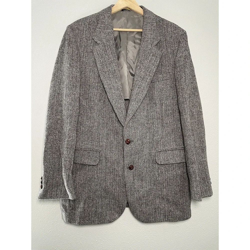 Harris Tweed Gray Herringbone Sport Coat 100% Scottish Wool VTG USA‎